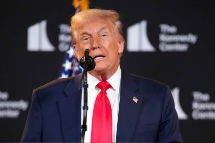 Donald Trump évoque des « conséquences très sévères » si Vladimir Poutine refuse de mettre fin à la guerre en Ukraine