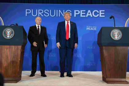 Le sommet Trump-Poutine s&rsquo;achève sur l&rsquo;espoir d&rsquo;un accord mais sans cessez-le-feu