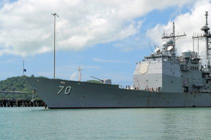 Tensions États-Unis/Venezuela : un croiseur américain traverse le canal de Panama