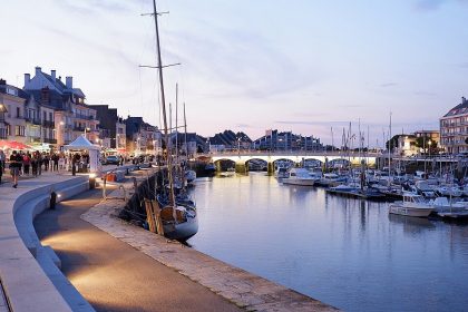 Le pari perdu du littoral breton : davantage de béton et moins de population