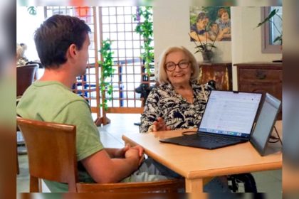 Une start-up s’installe dans un Ehpad parisien : « Ça donne un peu de rythme au quotidien »