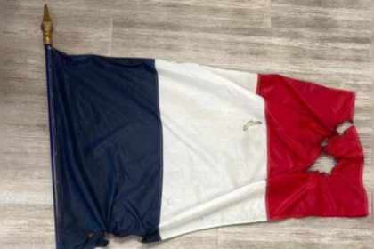 Gap : un drapeau français brûlé dans des toilettes publiques, trois jeunes interpellés dont un mineur