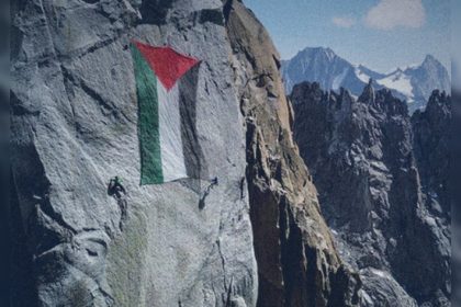 Chamonix : un drapeau palestinien accroché à 3600 mètres d’altitude par des alpinistes anonymes