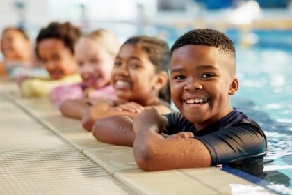 Seine-Saint-Denis : des cours de natation gratuits pour les enfants afin de prévenir les noyades