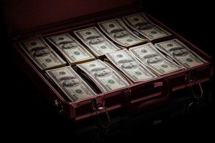 Décryptage : comment des réseaux secrets chinois font transiter des milliards via les banques américaines