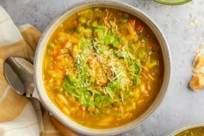 Soupe de légumes au pesto