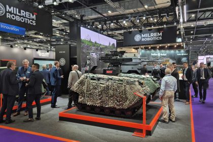 Drones, IA, satellites : l&rsquo;effervescence règne au salon européen de l&rsquo;industrie de la défense