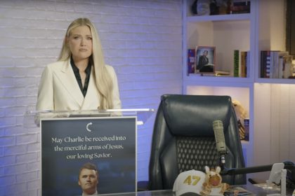 Ce qu’il faut savoir sur Erika Kirk, veuve de Charlie Kirk et nouvelle PDG de TPUSA