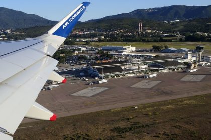 Ajaccio : un contrôleur aérien s’endort, l’avion reste bloqué dans le ciel pendant une heure