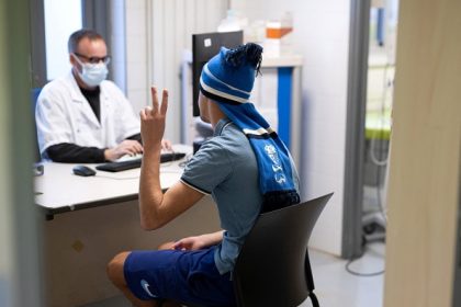 Étrangers sans-papiers : le gouvernement veut limiter les soins pris en charge