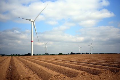 Les risques chimiques des parcs offshore d&rsquo;éoliennes révélés par une étude – mais Berlin maintient le cap