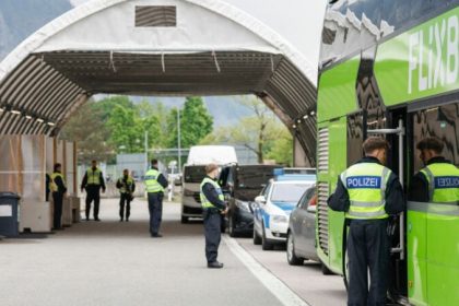 Les demandes d&rsquo;asile dans l&rsquo;UE ont baissé de 23 % au premier semestre 2025