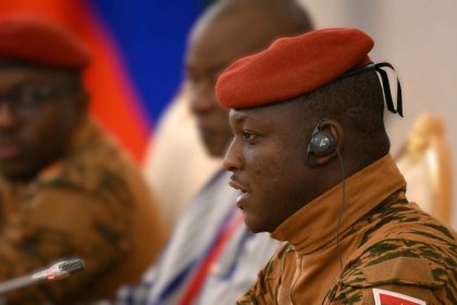 Le Parlement du Burkina Faso adopte une loi criminalisant les relations entre personnes de même sexe