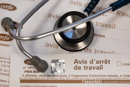 Absentéisme record en France : 36 % des arrêts de travail liés au stress et au burnout