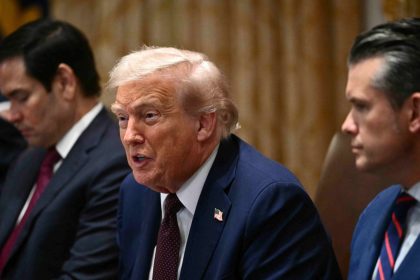 Donald Trump affirme que les dirigeants russe, nord-coréen et chinois conspirent contre les États-Unis, alors que le PCC met en scène un défilé militaire
