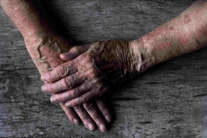 Solitude extrême des personnes âgées en France : 750 000 séniors en situation de « mort sociale »