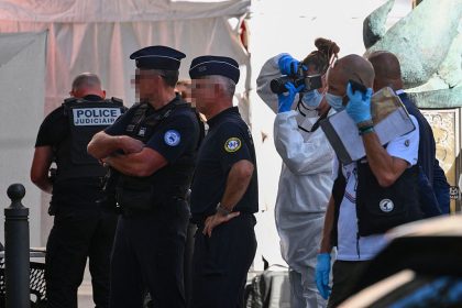 Attaque au couteau à Marseille : cinq blessés, l’assaillant tué par la police