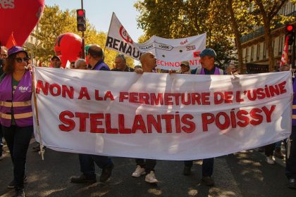 « C’est du jamais-vu à Poissy » : l&rsquo;usine Stellantis à l&rsquo;arrêt trois semaines en octobre, 2000 salariés impactés