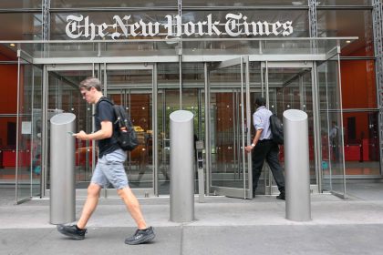 Un juge fédéral rejette la plainte à 15 milliards de dollars de Donald Trump contre le New York Times