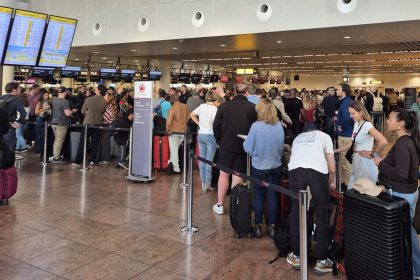 Cyberattaque : des systèmes d’enregistrement perturbés dans les aéroports européens, engendrant retards et annulations