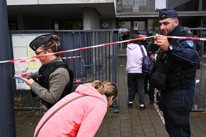 Après une nouvelle agression d&rsquo;une des leurs, les professeurs en colère veulent résister à la peur