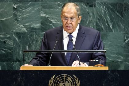 Toute attaque contre la Russie entraînerait une « réponse résolue », prévient Sergueï Lavrov
