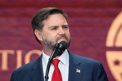 JD Vance affirme que les déclarations de Donald Trump sur l’Ukraine traduisent une « reconnaissance de la réalité sur le terrain »