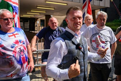 Grande-Bretagne : Tommy Robinson mobilise massivement à Londres pour la « liberté d’expression »