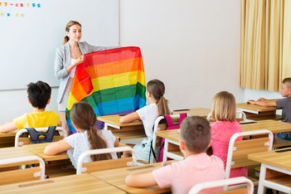 « On est très très forts pour tricher » : les conseils de SOS Homophobie pour imposer les identités LGBT à l’école