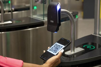 « Contrôle de la population », « fichage socialiste »… La droite britannique déclare la guerre au projet d’identité numérique de Keir Starmer