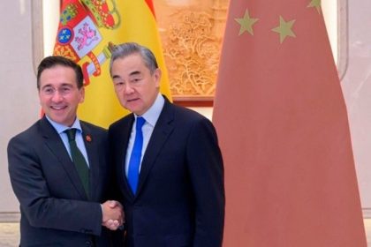 Le ministre espagnol des Affaires étrangères annonce depuis la Chine qu&rsquo;il souhaite élever « les relations bilatérales au plus haut niveau »