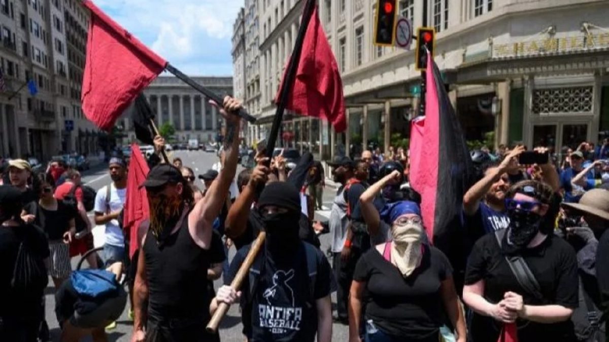 Des responsables d'Antifa quittent les États-Unis après avoir été ...