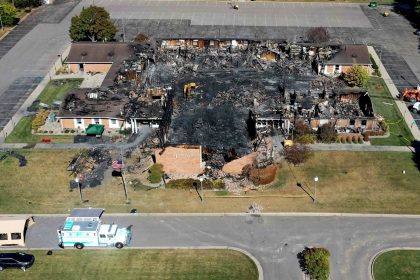 Les filles d’un homme tué lors de la fusillade dans une église du Michigan pardonnent au tireur