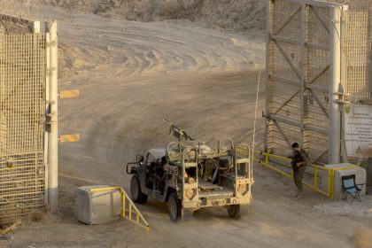 Les pourparlers de paix sur Gaza entrent dans leur deuxième jour, alors qu’Israël commémore le deuxième anniversaire des attaques terroristes du 7 octobre