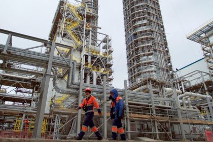 Comment les frappes ukrainiennes fragilisent le pétrole russe