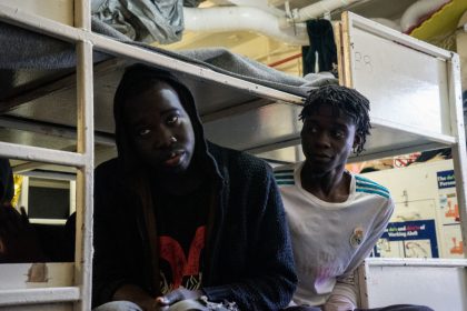 Italie : une ONG de secours aux migrants devant la justice