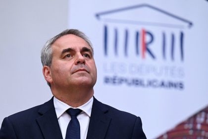 Présidentielle 2027 : Xavier Bertrand veut incarner « le candidat des classes moyennes » face aux « extrêmes »