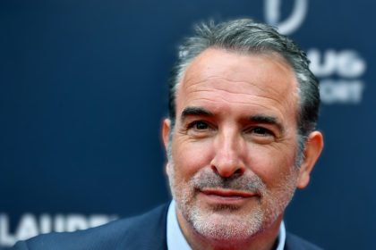 « On est taxé de facho » : Jean Dujardin estime qu’il devient « compliqué » d’exprimer son amour pour la France aujourd’hui