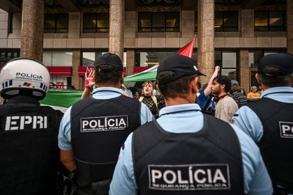 Flottille pour Gaza : Lisbonne réclame aux quatre militants portugais arrêtés en Israël le remboursement de leur rapatriement