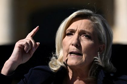 Motion de censure : votre budget est « un véritable musée des horreurs », affirme Marine Le Pen