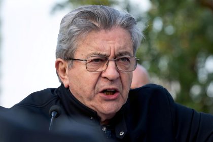 Démission de Sébastien Lecornu : Jean-Luc Mélenchon demande « l’examen immédiat » de la motion de destitution d’Emmanuel Macron