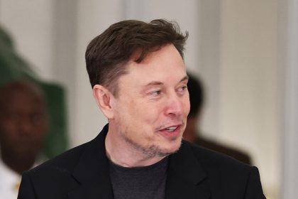 Grokipedia : Elon Musk veut concurrencer Wikipédia et promet une amélioration considérable