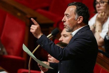 Carte d’identité : pour le député LFI Jean-François Coulomme, la mention du sexe est « une anomalie »