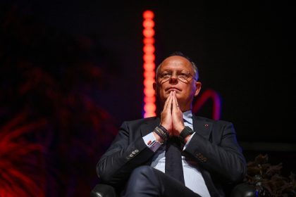 Édouard Philippe entre en guerre ouverte avec Emmanuel Macron