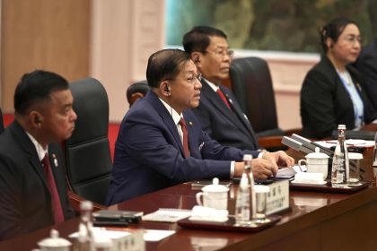 Pékin resserre son emprise sur la Birmanie, les fractures apparaissent