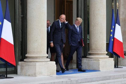 La fonction présidentielle en France soumise à rude épreuve