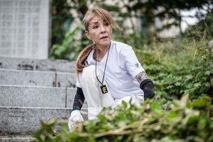 De criminelle à bienfaitrice : l’ancienne yakuza Mako Nishimura aide d’autres à renaître