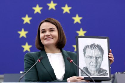 Prix Sakharov 2025 : Andrzej Poczobut et Mzia Amaghlobeli, deux journalistes emprisonnés du Bélarus et de Géorgie