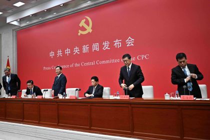 Couverture atone des médias d’État chinois sur le 4e plénum du PCC, sur fond de purge militaire