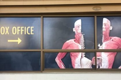 L&rsquo;exposition controversée de cadavres humains dont l&rsquo;origine reste obscure accueillie à Vigo en Espagne